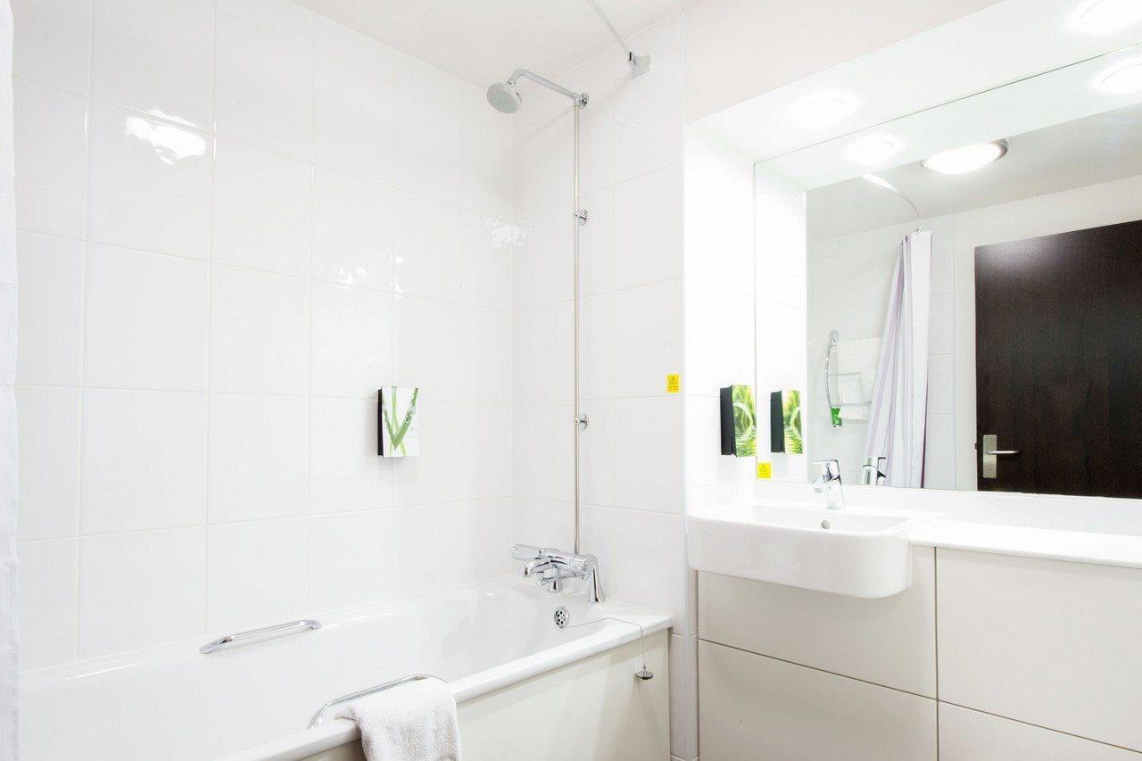 Premier Inn Cambridge City Centre Экстерьер фото